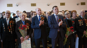 Генеральный директор Л.Н. Чернощеков поздравляет ветеранов в Советском районе Саратовской области