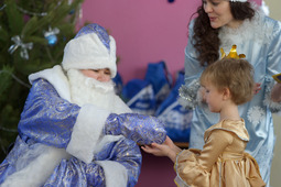 В канун празднования Нового года ООО «Газпром трансгаз Саратов» традиционно дарит подарки детям из социально незащищенных категорий