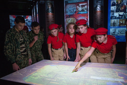 Многие ребята впервые приехали на экскурсию в недавно открытый в Саратове исторический парк "Россия — моя история"