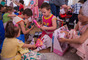 Воспитанники Новоузенского центра "Семья" разбирают подарки, подаренные газовиками