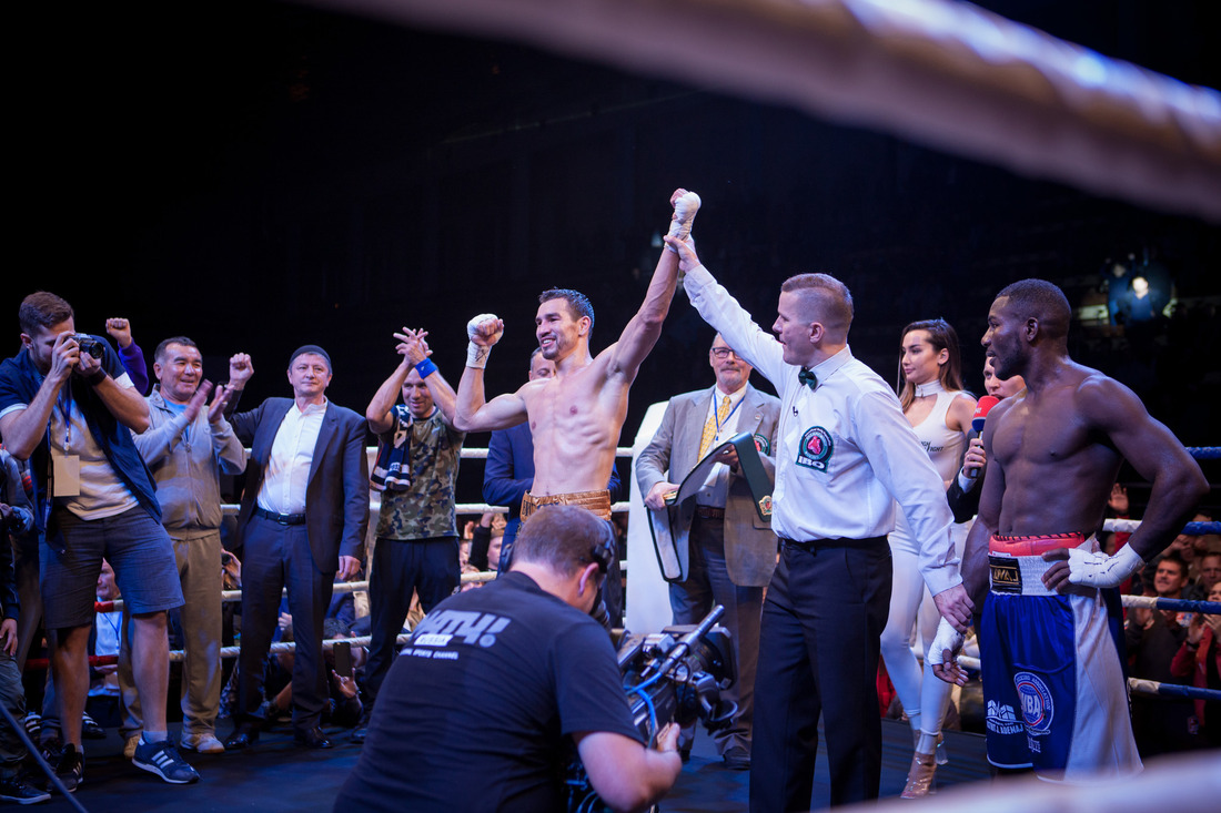 Очередная победа на профессиональном ринге принесла Артему Чеботареву заслуженный титул Международной боксерской организации