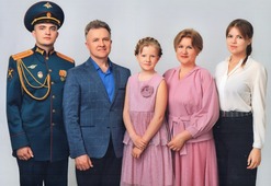 Семья Куликовых: Артем, Алексей, Алиса, Мария и Анна