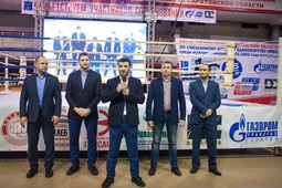 Турнир открыл президент региональной федерации ММА Даци Дациев (в центре)