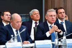 Владимир Миронов принял участие в совещании по перспективам развития газомоторного рынка в стране