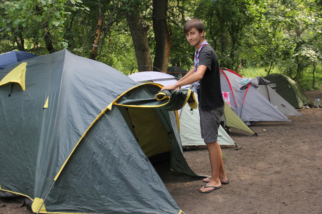 Палаточный лагерь на берегу р. Иргиз, Пугачевский район, Саратовская область