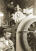 Монтаж дизель — генератора на КС-1 газопровода Саратов — Москва. 
1946 г. Фото Соколова.