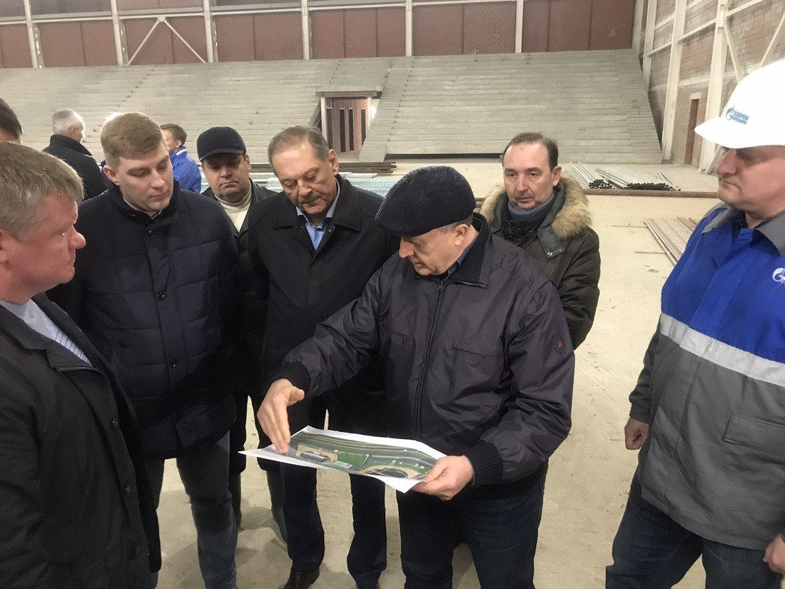 Ход строительства нового спортивного комплекса в поселке Солнечный проинспектировал глава региона